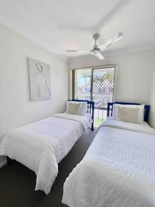 Tranquil Oasis On Pine Lake Gold Coast Tatil Evi