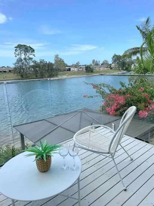 Tatil Evi Tranquil Oasis On Pine Lake Gold Coast