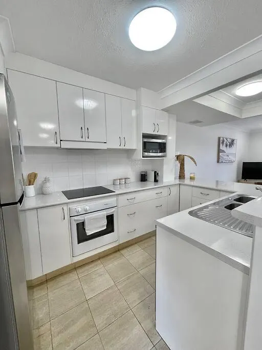 Tranquil Oasis On Pine Lake Gold Coast Tatil Evi